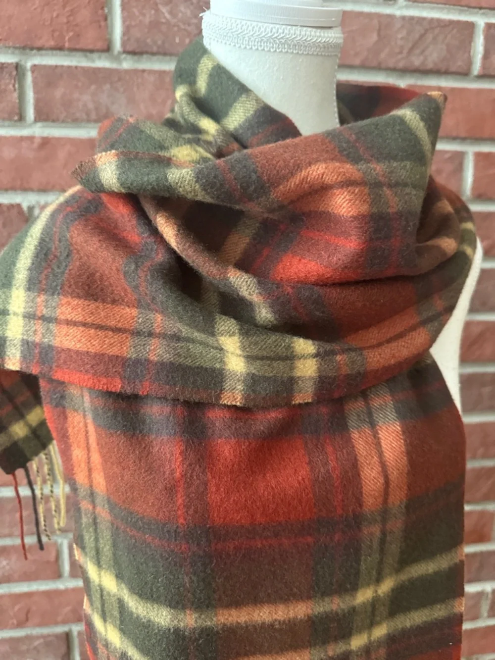 Macy’s Club Room 100% Cashmere Plaid Fringed Men's Scarf 11”x66” NEW